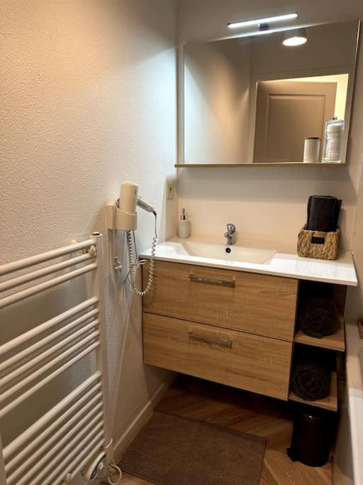 Appartement Cosy Avec Balcon Et Piscine Besançon Eksteriør billede