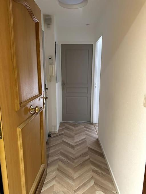 Appartement Cosy Avec Balcon Et Piscine Besançon Eksteriør billede